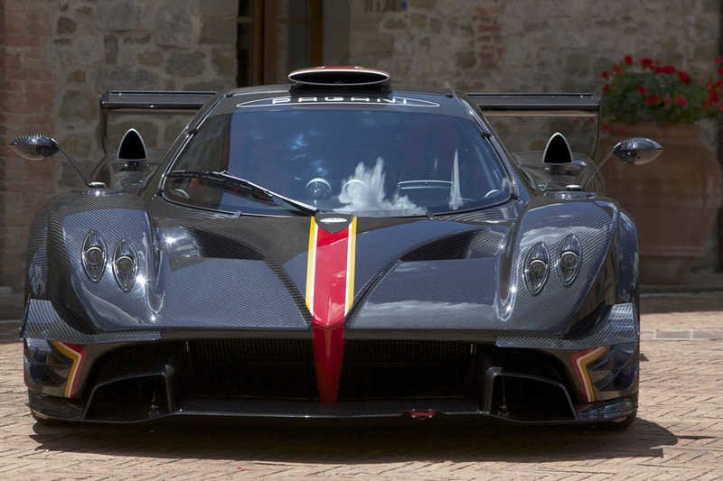 Pagani Zonda Revolucion: 800 ίπποι προς 2,2 εκατομμύρια ευρώ. Συν τους φόρους | iefimerida.gr 2