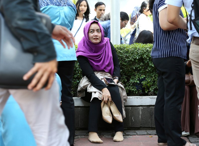 Ισχυρός σεισμός 6,4 Ρίχτερ στην Τζακάρτα της Ινδονησίας [εικόνες] | iefimerida.gr 4