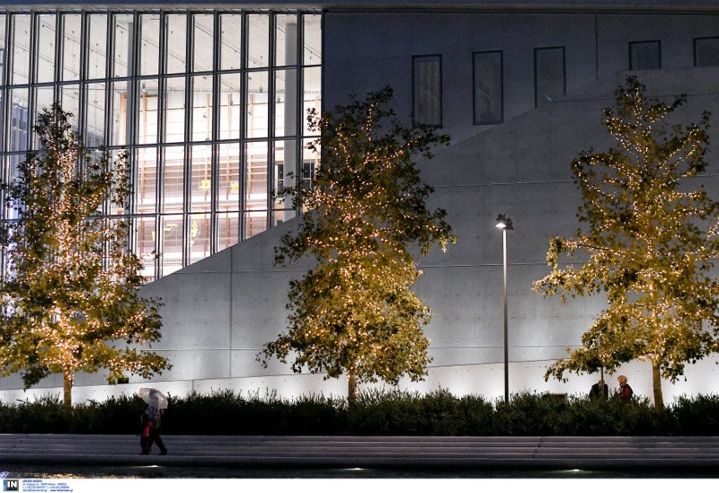 Χριστουγεννιάτικο παγοδρόμιο στο «Σταύρος Νιάρχος» -Διασκέδαση στον πάγο [εικόνες] | iefimerida.gr 0