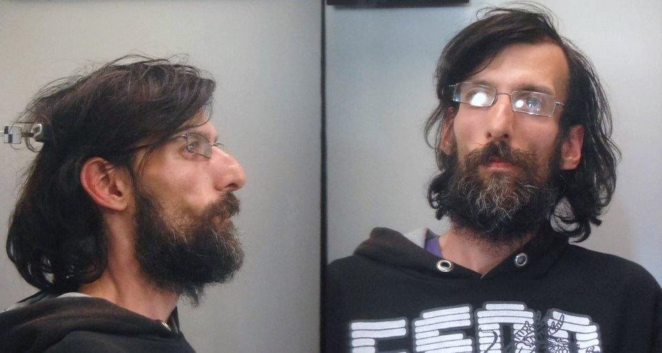 Αυτός είναι ο παιδεραστής του Κορυδαλλού -Ασελγούσε σε ανήλικο, του έδινε ναρκωτικά [εικόνες] | iefimerida.gr 0