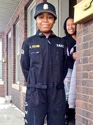 Εκανε το όνειρό του πραγματικότητα σε ηλικία 9 ετών -Εγινε αρχηγός αστυνομίας στο Ντιτρόιτ [εικόνες&βίντεο] | iefimerida.gr 0