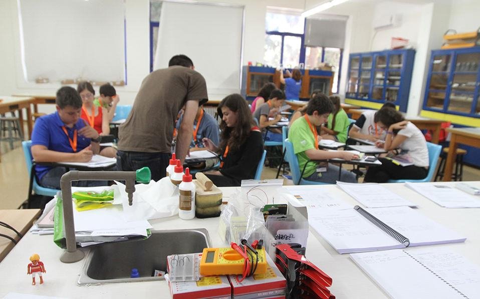 Κάτι συμβαίνει στο Κολλέγιο Ανατόλια: Ενενήντα Ελληνόπουλα-διάνοιες, σχεδιάζουν το μέλλον της χώρας [εικόνες] | iefimerida.gr 1