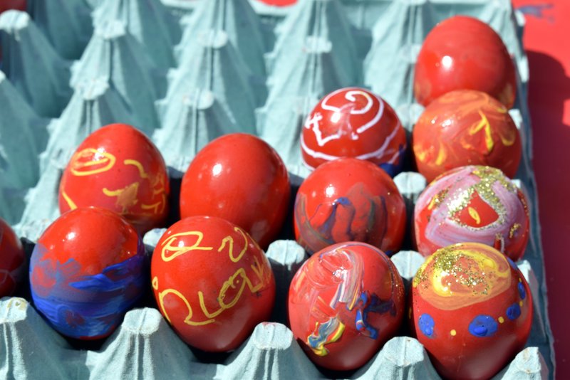  Ναύπλιο: Τα παιδιά έβαψαν τα κόκκινα αυγά στην πλατεία Καποδίστρια [εικόνες] | iefimerida.gr 8