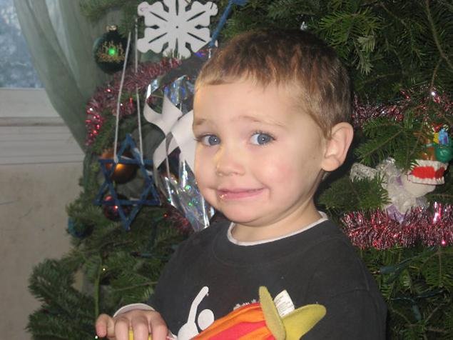 Ασύλληπτη τραγωδία -Δύο μικρά αδέρφια πέθαναν από ασφυξία παίζοντας σε ένα μπαούλο [εικόνες] | iefimerida.gr 0