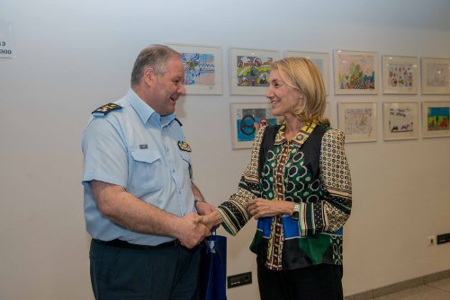 H EΛ.ΑΣ. βράβευσε μικρούς ζωγράφους -Πρώτευσαν σε διαγωνισμό για την οδική βοήθεια [εικόνες] | iefimerida.gr 6