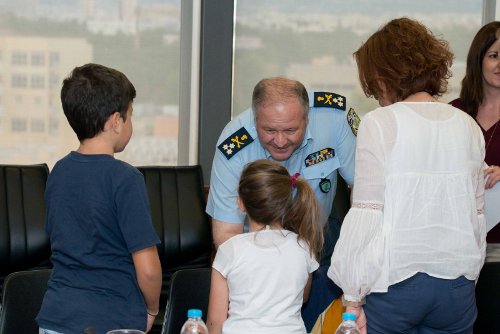 H EΛ.ΑΣ. βράβευσε μικρούς ζωγράφους -Πρώτευσαν σε διαγωνισμό για την οδική βοήθεια [εικόνες] | iefimerida.gr 8