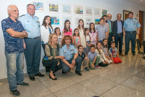 H EΛ.ΑΣ. βράβευσε μικρούς ζωγράφους -Πρώτευσαν σε διαγωνισμό για την οδική βοήθεια [εικόνες] | iefimerida.gr 9