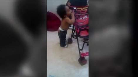 Φρίκη: Στραγγάλισε τον γιο της και μετά ανέβαζε φωτογραφίες με το πτώμα του στο Facebook [εικόνες] | iefimerida.gr 1