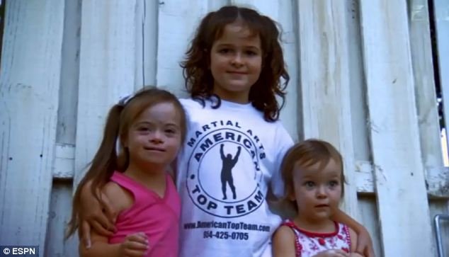 Όταν ένας πατέρας γίνεται στήριγμα ζωής για την κόρη του που πάσχει από σύνδρομο down [εικόνες+βίντεο] | iefimerida.gr 5