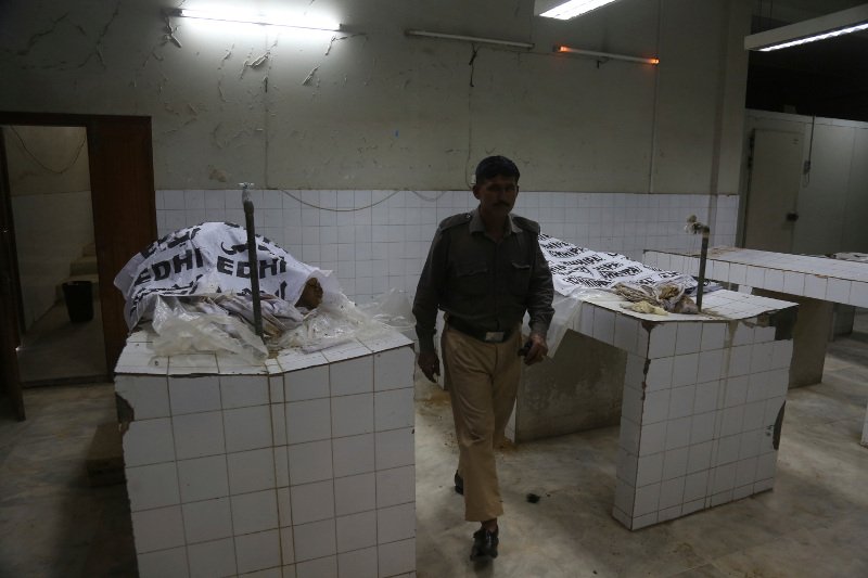 Αγριο έγκλημα στο Πακιστάν: Στραγγάλισαν ζευγάρι, δεν ενέκριναν τη σχέση οι γονείς [εικόνες] | iefimerida.gr 0