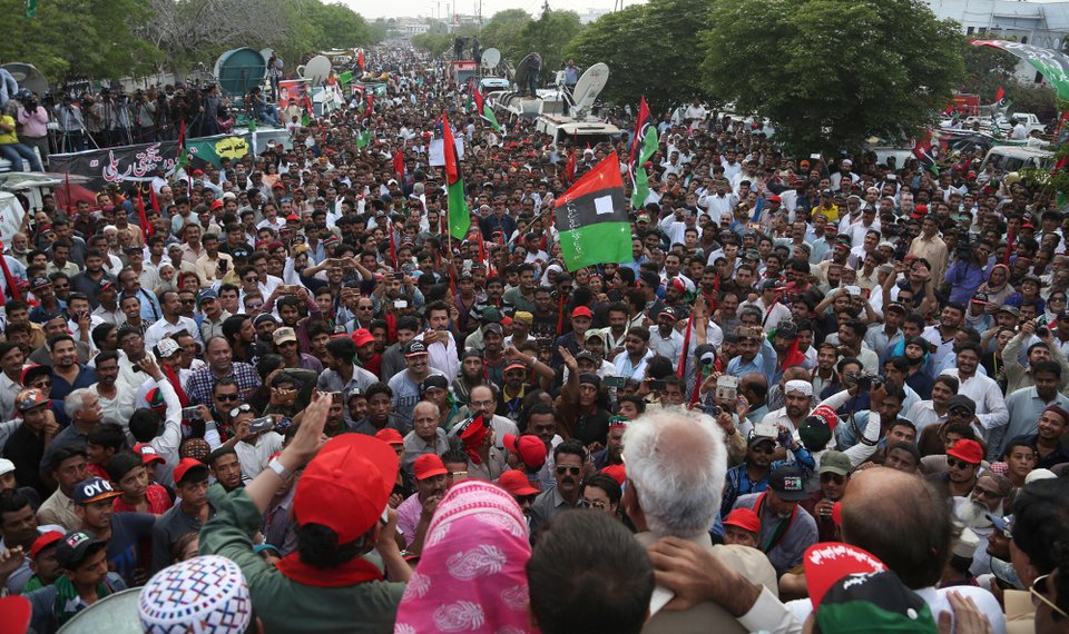 Πώς γιόρτασαν την εργατική Πρωτομαγιά σε όλο τον κόσμο [εικόνες] | iefimerida.gr 12