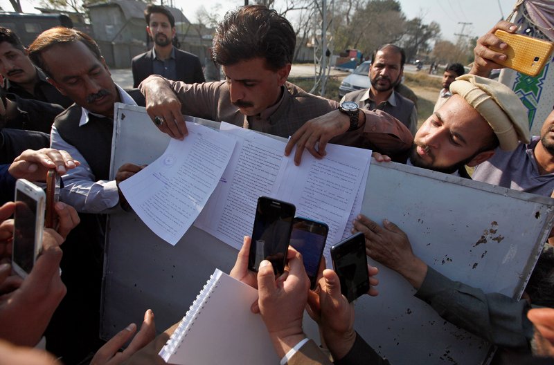 Πακιστάν: Καταδικάστηκαν 31 άνθρωποι για λιντσάρισμα μέχρι θανάτου ενός φοιτητή [εικόνες & βίντεο] | iefimerida.gr 1