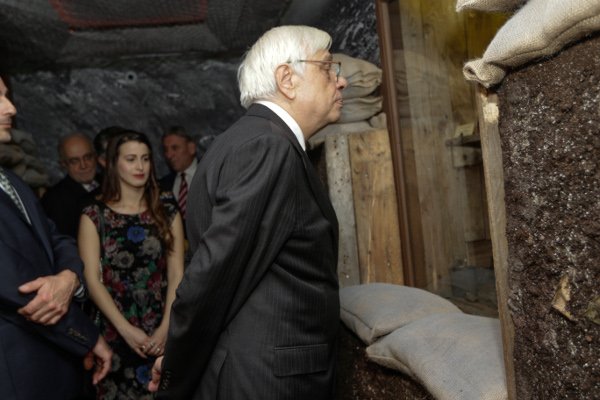 Παυλόπουλος: Η ιστορία μας διασώθηκε γιατί υπήρξαν άνθρωποι που αφιέρωσαν τη ζωή τους γι’ αυτό [εικόνες] | iefimerida.gr 8