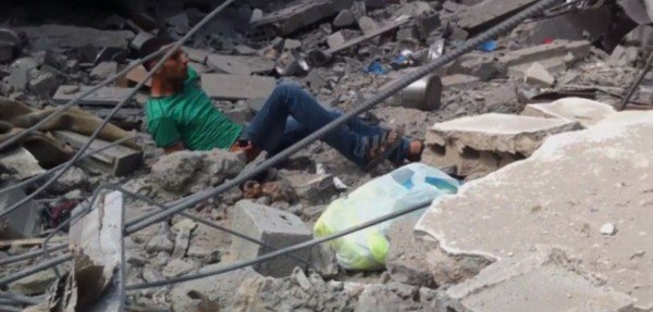 Γάζα: Εκεί που η ζωή δεν έχει καμία αξία -Ελεύθερος σκοπευτής εκτελεί εν ψυχρώ νεαρό Παλαιστίνιο [εικόνες & βίντεο] | iefimerida.gr 1