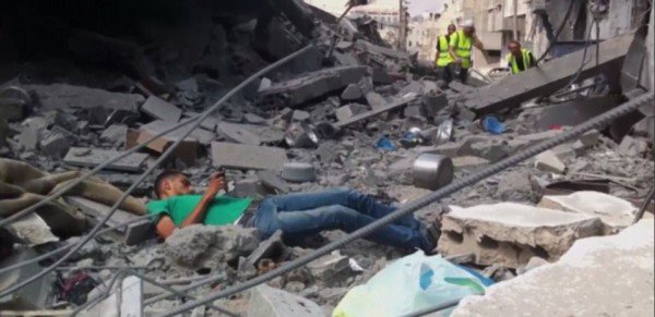 Γάζα: Εκεί που η ζωή δεν έχει καμία αξία -Ελεύθερος σκοπευτής εκτελεί εν ψυχρώ νεαρό Παλαιστίνιο [εικόνες & βίντεο] | iefimerida.gr 3