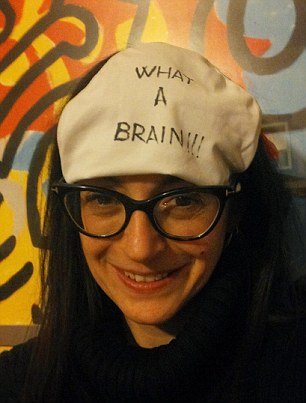 Γράψε κι εσύ το μήνυμά σου στο εσώρουχό σου -Η νέα εκστρατεία κατά της κακοποίησης των γυναικών [εικόνες] | iefimerida.gr 3