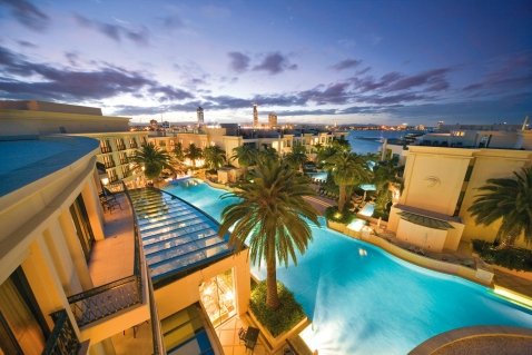 Η Versace έφτιαξε το πιο χλιδάτο (αλλά κιτς) ξενοδοχείο της Μ.Ανατολής: Χρώματα, χρυσό, συνωστισμός πραγμάτων [εικόνες] | iefimerida.gr 10