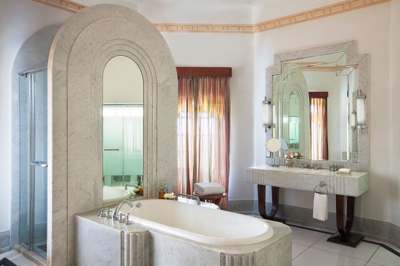 Νέο ατύχημα για την Χίλαρι Κλίντον – Γλίστρησε στη μπανιέρα του ξενοδοχείου [εικόνες]  | iefimerida.gr 3