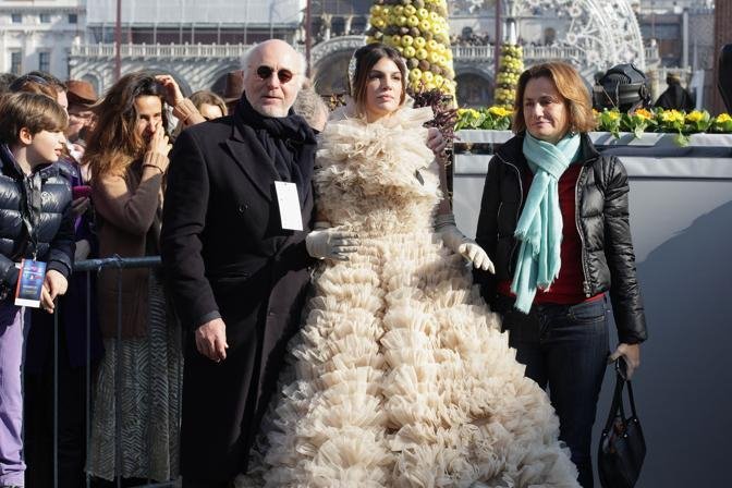 Ανιψιά του Ανιέλι, αριστοκράτισσα και κόρη κόμη -Πρωτοφανείς τίτλοι για μια καλλονή [εικόνες] | iefimerida.gr 1