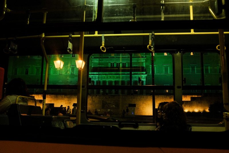 Στα...πράσινα η Βουλή λόγω διεθνούς Συμφωνίας των Παρισίων για την Κλιματική Αλλαγή [εικόνες] | iefimerida.gr 3