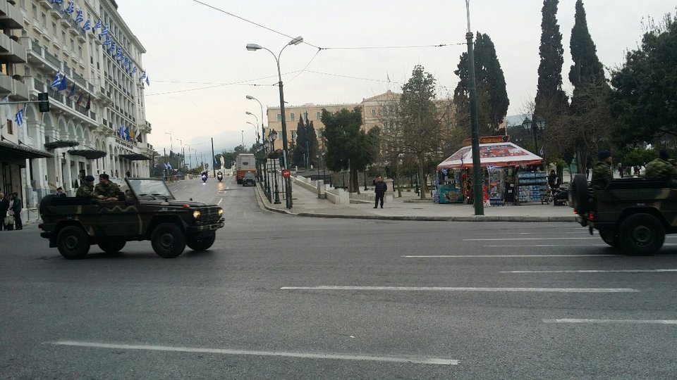 Στρατιωτική παρέλαση, γλέντια και χοροί στο Σύνταγμα στον εορτασμό της 25ης Μαρτίου -Ποιοι δρόμοι θα κλείσουν [εικόνες] | iefimerida.gr 4