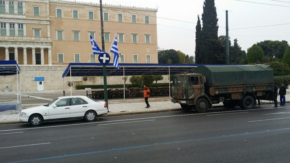 Στρατιωτική παρέλαση, γλέντια και χοροί στο Σύνταγμα στον εορτασμό της 25ης Μαρτίου -Ποιοι δρόμοι θα κλείσουν [εικόνες] | iefimerida.gr 7