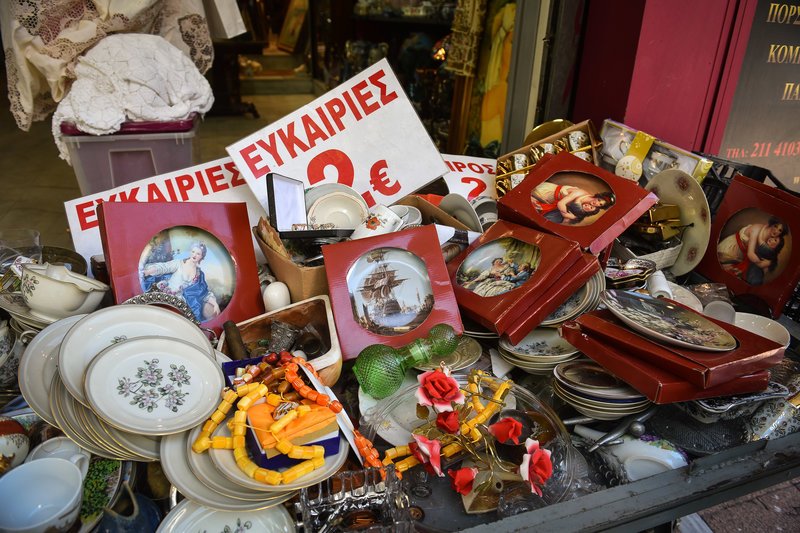 Ενα κλικ στα παλαιοπωλεία της Αθήνας -Ευκαιρίες και άχρηστα αντικείμενα στους πάγκους [εικόνες]  | iefimerida.gr 5