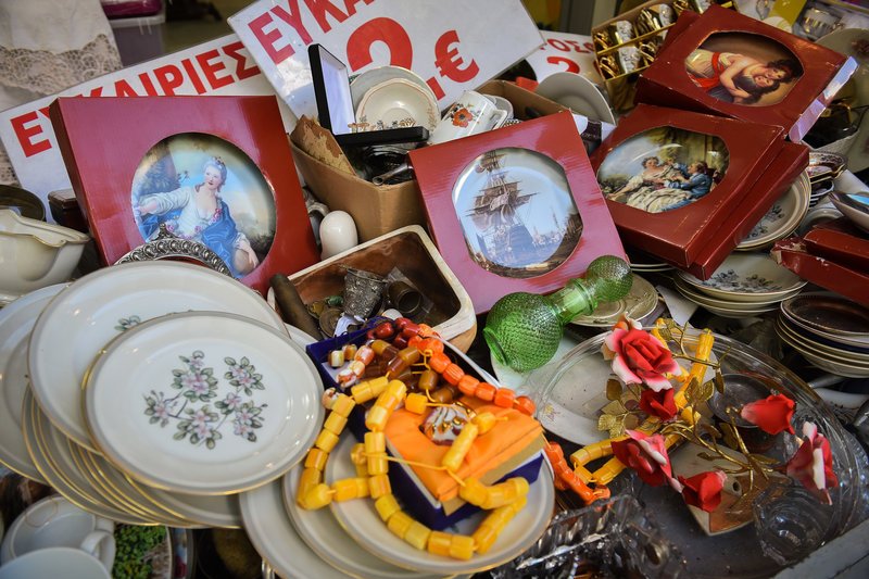 Ενα κλικ στα παλαιοπωλεία της Αθήνας -Ευκαιρίες και άχρηστα αντικείμενα στους πάγκους [εικόνες]  | iefimerida.gr 3