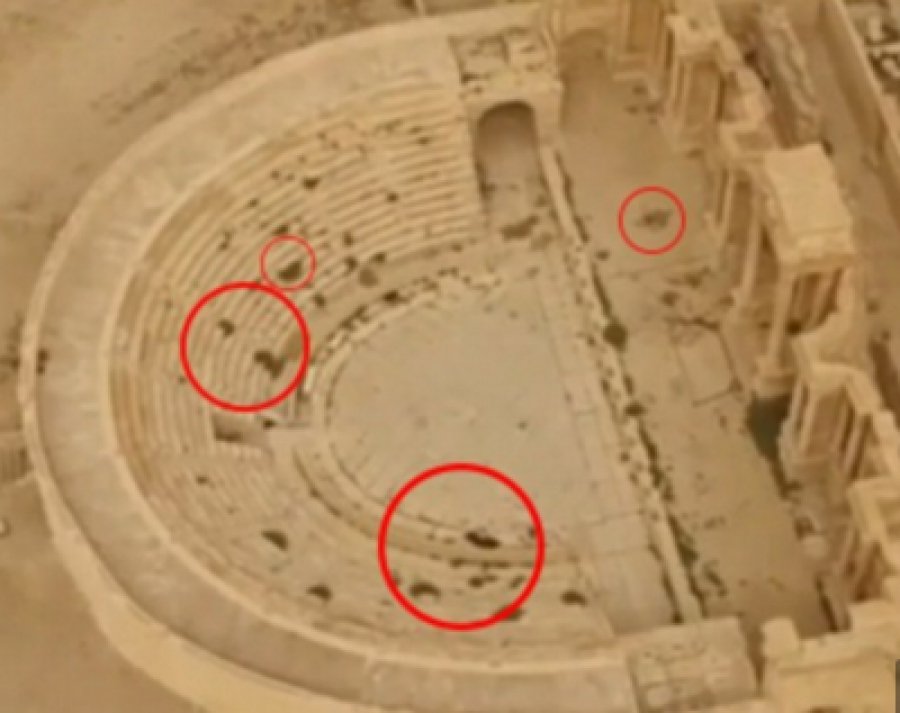 Γεμάτο αίμα το αρχαίο θέατρο της Παλμύρας -Τι κατέγραψε ρωσικό drone [βίντεο]  | iefimerida.gr 1