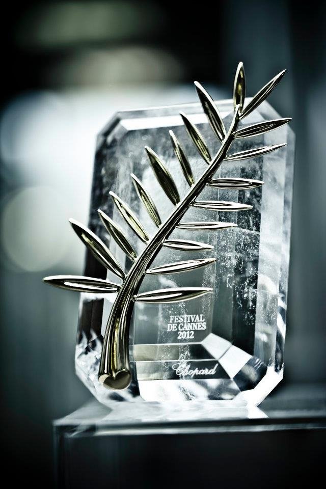 Βήμα βήμα η δημιουργία του Χρυσού Φοίνικα για τις Κάννες -119 γραμμ. χρυσού σε καλούπια [εικόνες] | iefimerida.gr 7