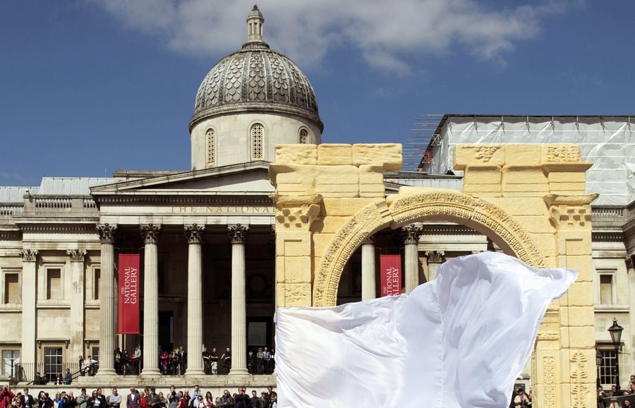 Η Αψίδα του Θριάμβου της Παλμύρας «πήγε» στο Λονδίνο -Εστησαν αντίγραφο του μνημείου [εικόνες & βίντεο] | iefimerida.gr 1