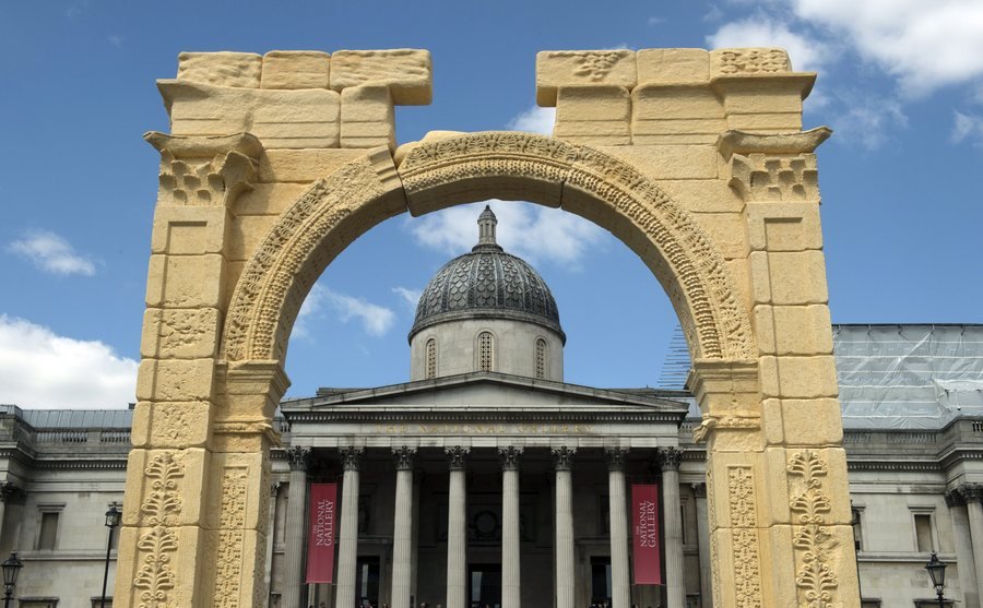 Η Αψίδα του Θριάμβου της Παλμύρας «πήγε» στο Λονδίνο -Εστησαν αντίγραφο του μνημείου [εικόνες & βίντεο] | iefimerida.gr 3