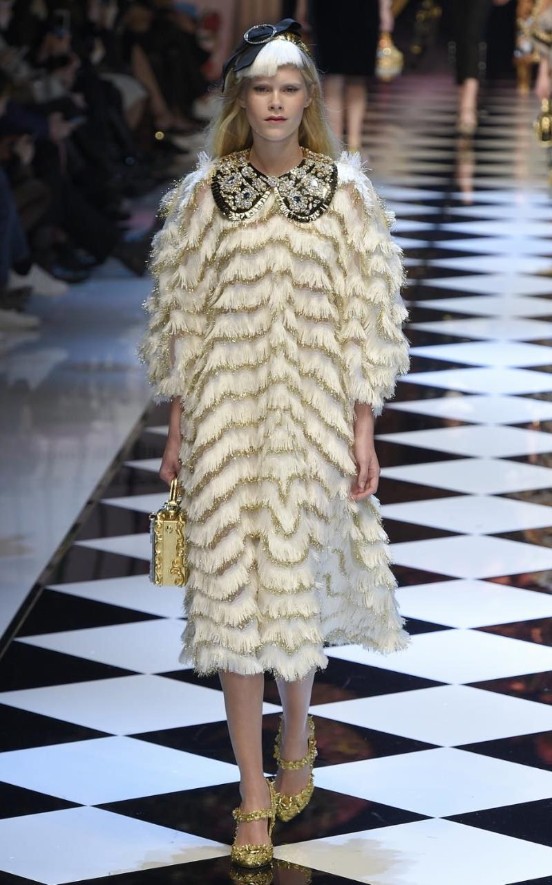 Γιατί η παραμυθένια συλλογή των Dolce & Gabbana κατέπληξε τους πάντες στο Μιλάνο [εικόνες] | iefimerida.gr 5