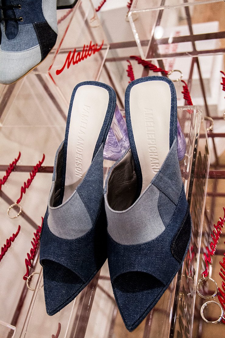 H Πάμελα Αντερσον, γκλάμουρ ηγερία της μόδας παπουτσιών Vegan [εικόνες] | iefimerida.gr 11