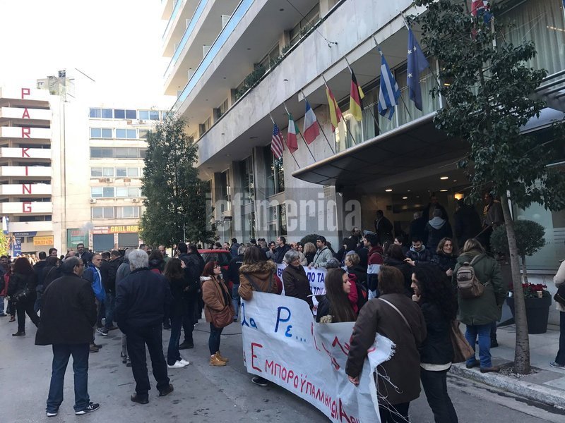 Οι εργαζόμενοι χαρακτηρίζουν τη διαδικασία ως «παρωδία».