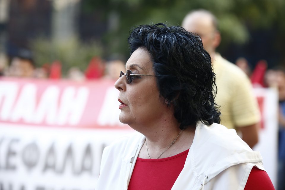 Η συγκέντρωση του ΠΑΜΕ και ο σκύλος που κέντρισε το ενδιαφέρον του Πολ Μέισον [εικόνες] | iefimerida.gr 3