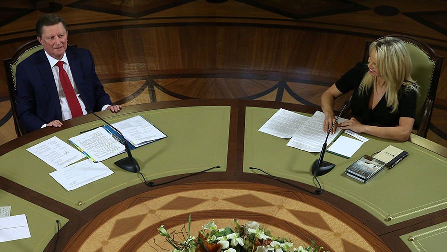 Η Πάμελα Αντερσον πήγε στο Κρεμλίνο -«Χάζεψε» το δεξί χέρι του Πούτιν με την ηθοποιό [εικόνες] | iefimerida.gr 2