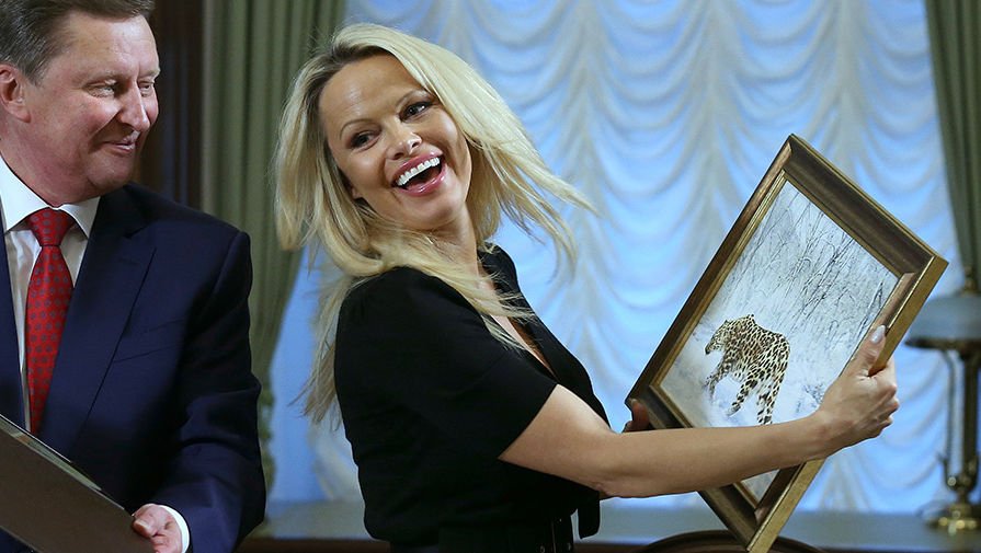 Η Πάμελα Αντερσον πήγε στο Κρεμλίνο -«Χάζεψε» το δεξί χέρι του Πούτιν με την ηθοποιό [εικόνες] | iefimerida.gr 5