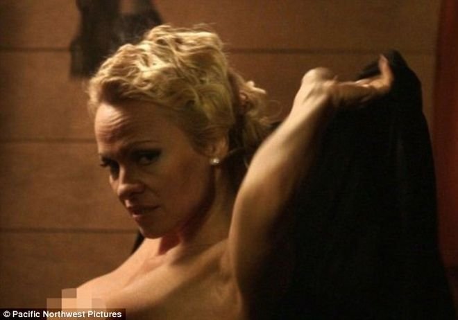 Η Πάμελα Αντερσον ξανά γυμνή, στα 49 της [εικόνες] | iefimerida.gr 2