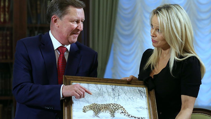 Η Πάμελα Αντερσον πήγε στο Κρεμλίνο -«Χάζεψε» το δεξί χέρι του Πούτιν με την ηθοποιό [εικόνες] | iefimerida.gr 1