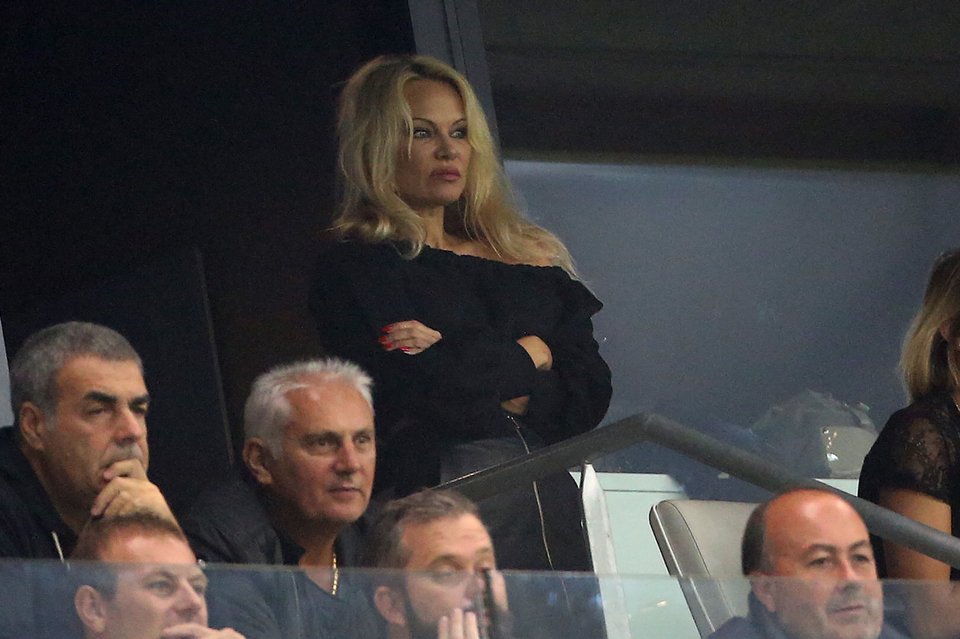 Η νέα ζωή της Πάμελα Αντερσον στην Μασσαλία [εικόνες] | iefimerida.gr 4