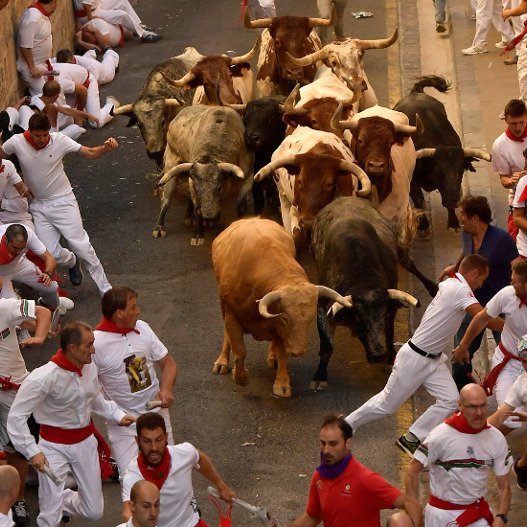 Παμπλόνα: Τρεις τραυματίες την πρώτη ημέρα στην κούρσα με τους ταύρους [βίντεο] | iefimerida.gr 0