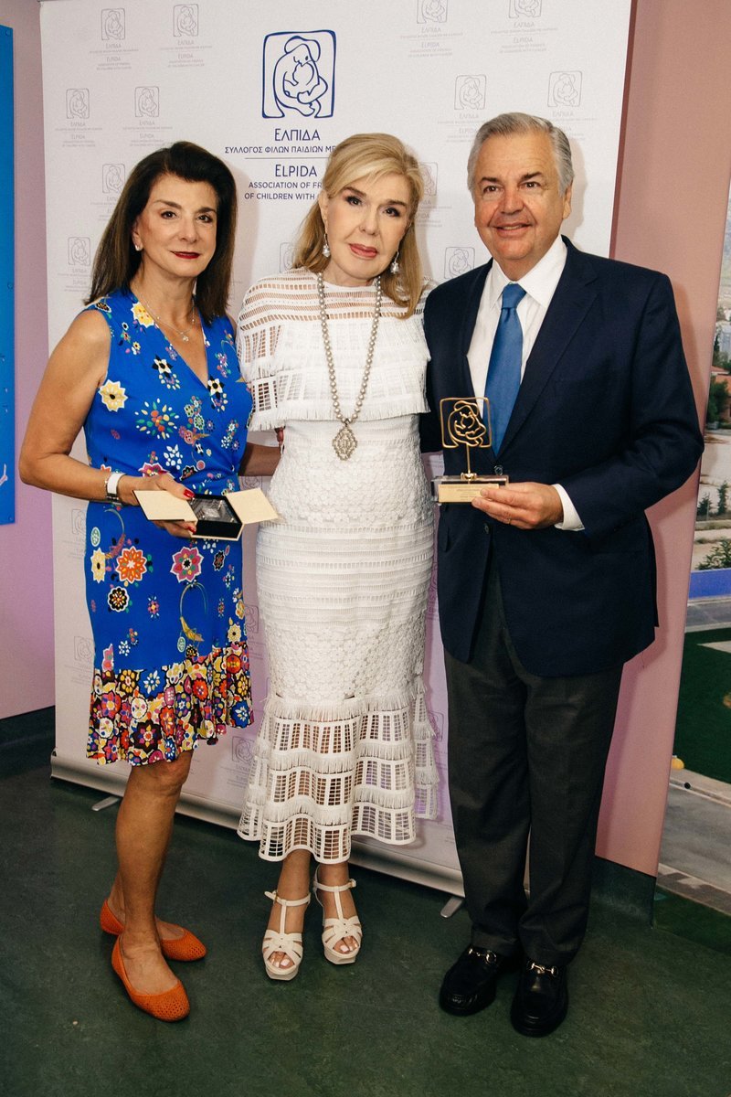 Η Μαριάννα Β. Βαρδινογιάννη με τον Πρόεδρο του Διοικητικού Συμβουλίου του «The Hellenic Initiative», κύριο George P. Stamas και τη σύζυγό του Georgia