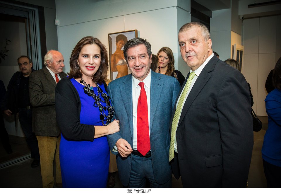 Λαμπερά εγκαίνια στη «Φωκίωνος Νέγρη 16»: Σκηνογραφίες σε ξύλα θαλάσσης [εικόνες]  | iefimerida.gr 4