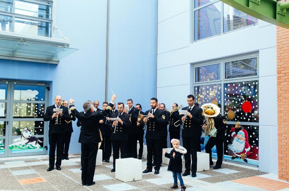 Ο Αγιος Βασίλης από το Ροβανιέμι μοίρασε δώρα και χαμόγελα στην Ογκολογική Μονάδα Παίδων [εικόνες]  | iefimerida.gr 2