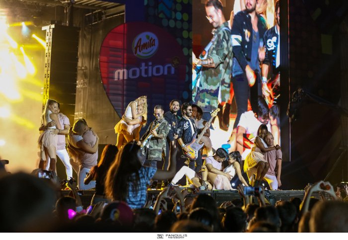 Ημέρα Θετικής Ενέργειας 2017 Amita Motion: Πάνω από 65.000 νέοι πλημμύρισαν για 12η συνεχή χρονιά  το Τείχος των Εθνών στο ΟΑΚΑ! [εικόνες]  | iefimerida.gr 3