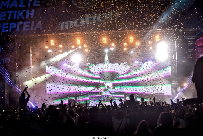 Ημέρα Θετικής Ενέργειας 2017 Amita Motion: Πάνω από 65.000 νέοι πλημμύρισαν για 12η συνεχή χρονιά  το Τείχος των Εθνών στο ΟΑΚΑ! [εικόνες]  | iefimerida.gr 1