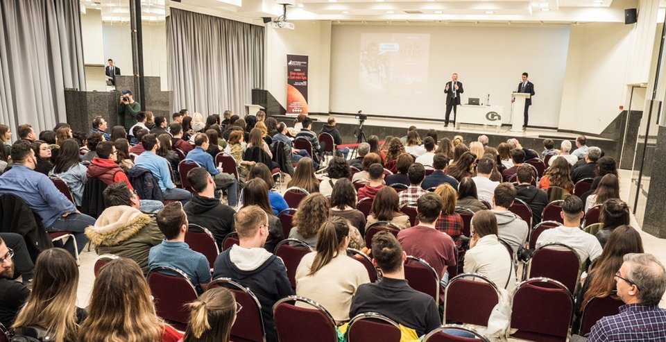 Η εκπληκτική διάλεξη του Υποψήφιου Βέλγου Αστροναύτη Dr. Ir. Vladimir Pletser από το Μητροπολιτικό Κολλέγιο Θεσσαλονίκης [εικόνες] | iefimerida.gr 1