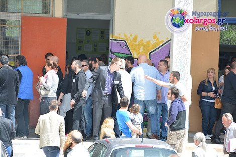 Επεισόδια μεταξύ Παναγιώταρου και Χρυσαυγιτών με μέλη του ΣΥΡΙΖΑ και της ΑΝΤΑΡΣΥΑ | iefimerida.gr 2