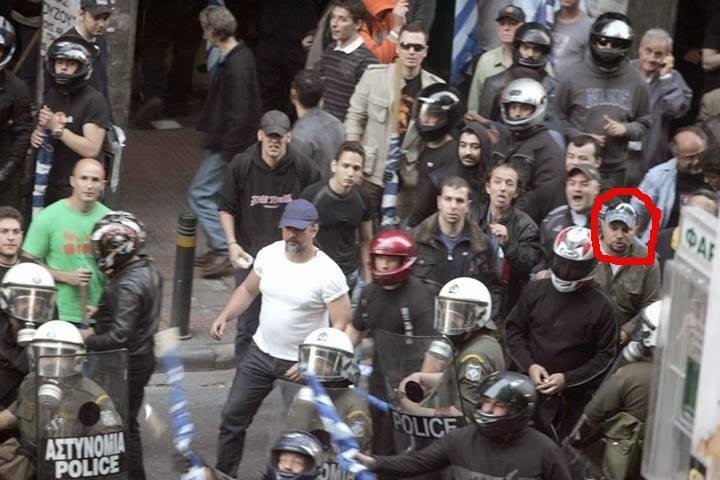 Στο facebook φωτογραφία του χρυσαυγίτη βουλευτή Παναγιώταρου να συνδράμει τα ΜΑΤ εναντίον διαδηλωτών [εικόνα] | iefimerida.gr 0